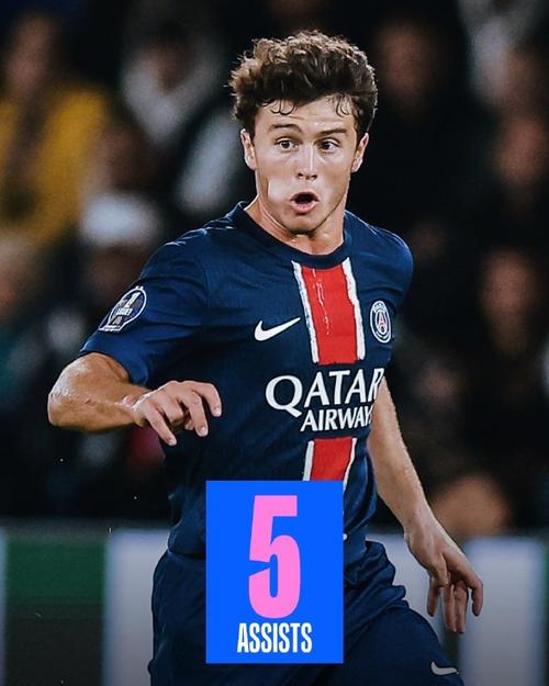 如何在开放世界里做精灵对战？它做出了一套新的设计