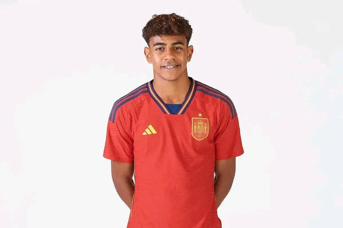 内策尔：卡尔谈想去皇马是目标和梦想，而不是急于完成转会